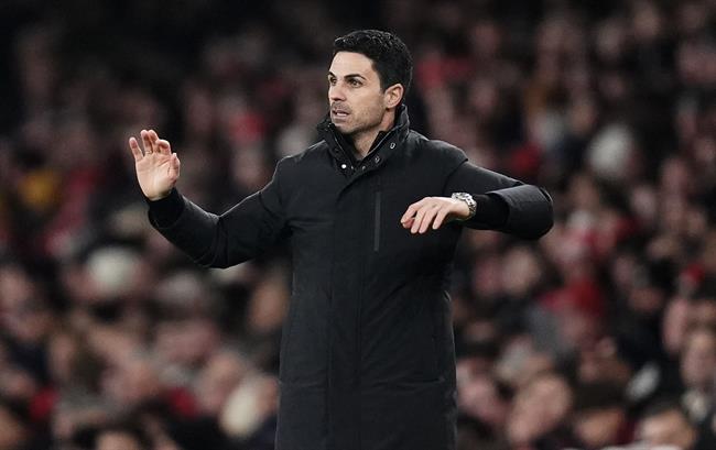 Mikel Arteta nhận chỉ trích